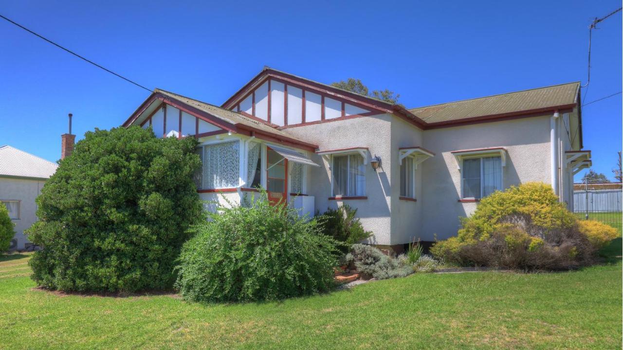 The Vines Motel & Cottages Stanthorpe Εξωτερικό φωτογραφία